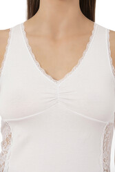 Özkan 25586 Kadın Pamuklu V Yaka Dantel Detaylı Kalın Askılı Süprem Atlet - Thumbnail