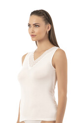 Özkan 26955 Kadın Pamuklu Modal Esnek Yumuşak Önü Dantel Detaylı V Yaka Kalın Askılı Atlet - Thumbnail