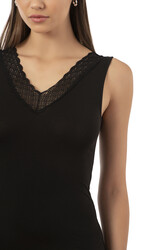 Özkan 26955 Kadın Pamuklu Modal Esnek Yumuşak Önü Dantel Detaylı V Yaka Kalın Askılı Atlet - Thumbnail