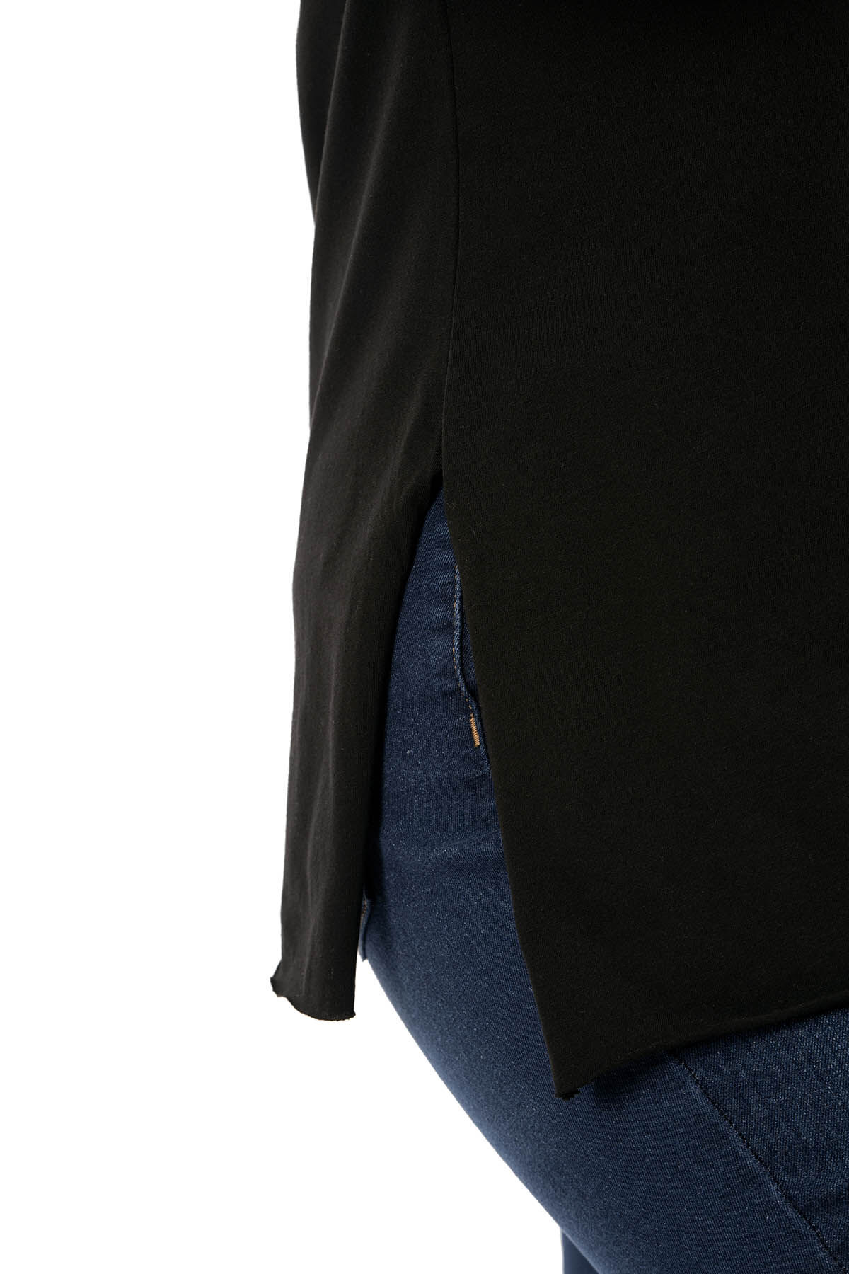 Özkan 27071 Kadın %100 Pamuklu Süprem Esnek Rahat Yuvarlak Yaka Yırtmaç Detaylı Büyük Beden Kısa Kollu T-shirt