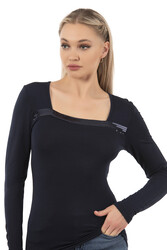 Özkan 7429 Kadın Worteks Viskon Kumaş Esnek Rahat Yakası Pul Nakışlı Uzun Kollu Bluz - Thumbnail