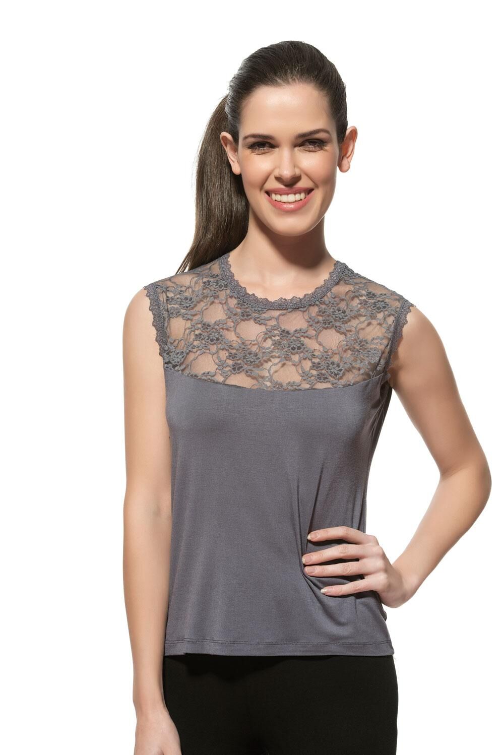 Özkan 7365 Kadın Premium Yumuşak Rahat Kumaş Viskon Dantel Detaylı Sıfır Kol Örme Bluz