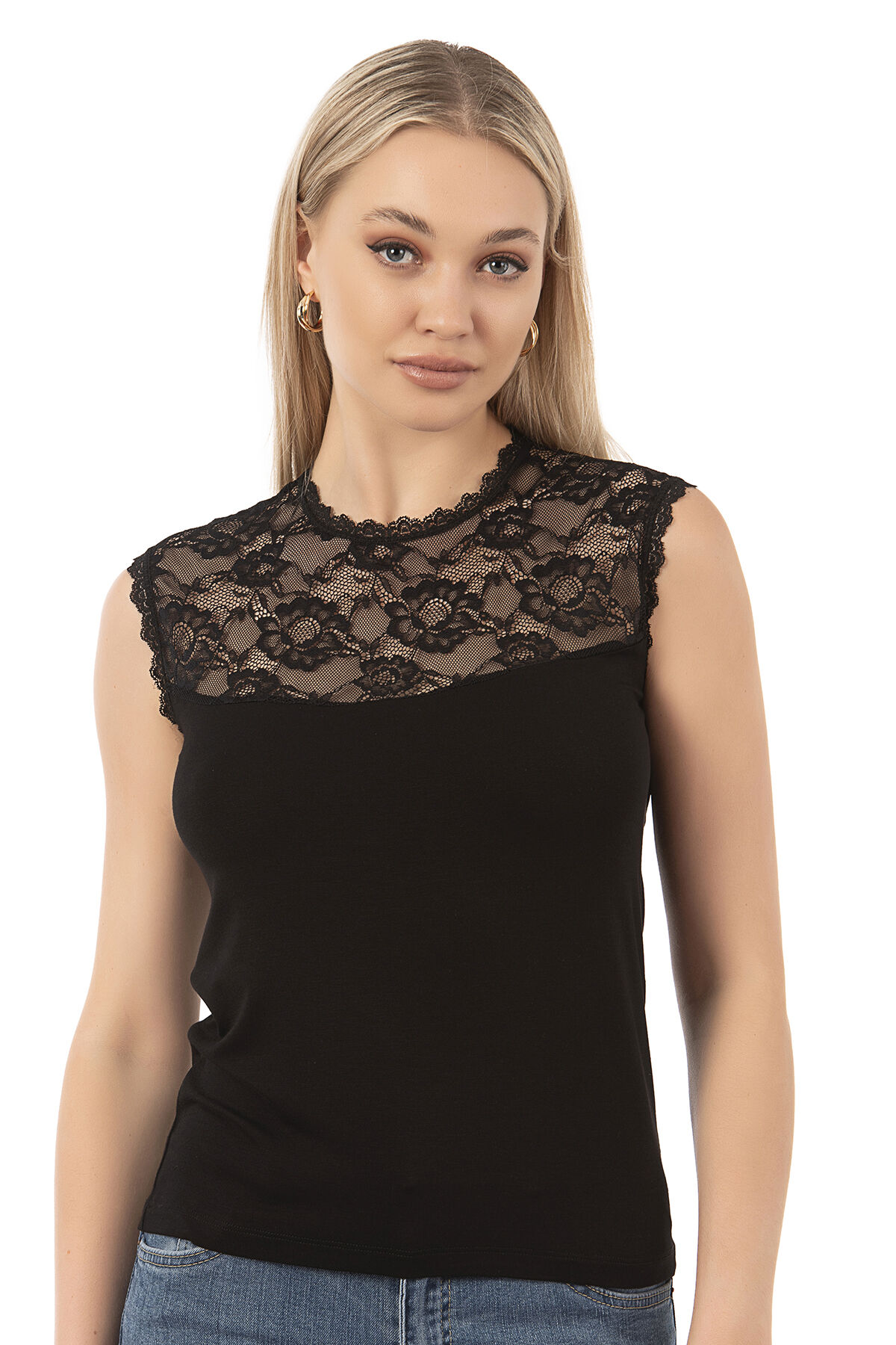 Özkan 7365 Kadın Premium Yumuşak Rahat Kumaş Viskon Dantel Detaylı Sıfır Kol Örme Bluz