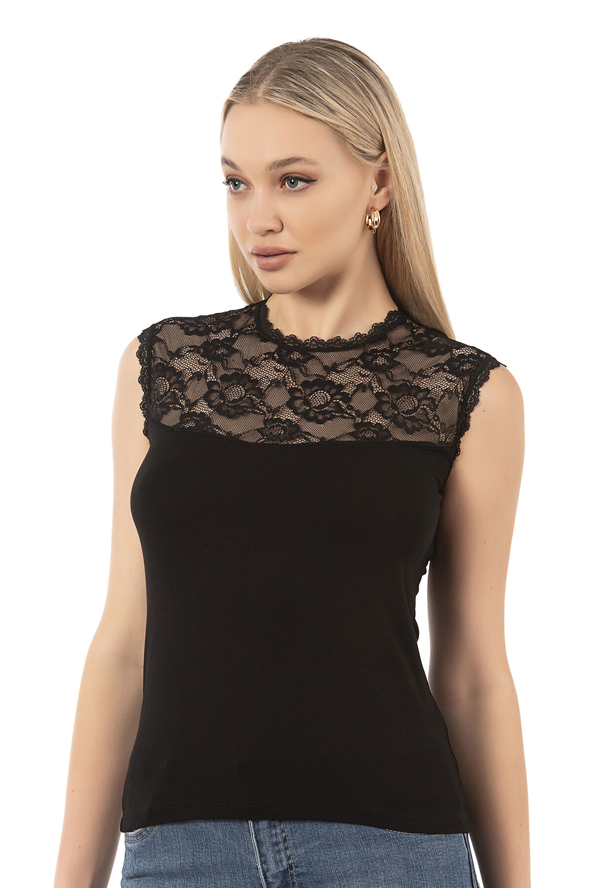 Özkan 7365 Kadın Premium Yumuşak Rahat Kumaş Viskon Dantel Detaylı Sıfır Kol Örme Bluz