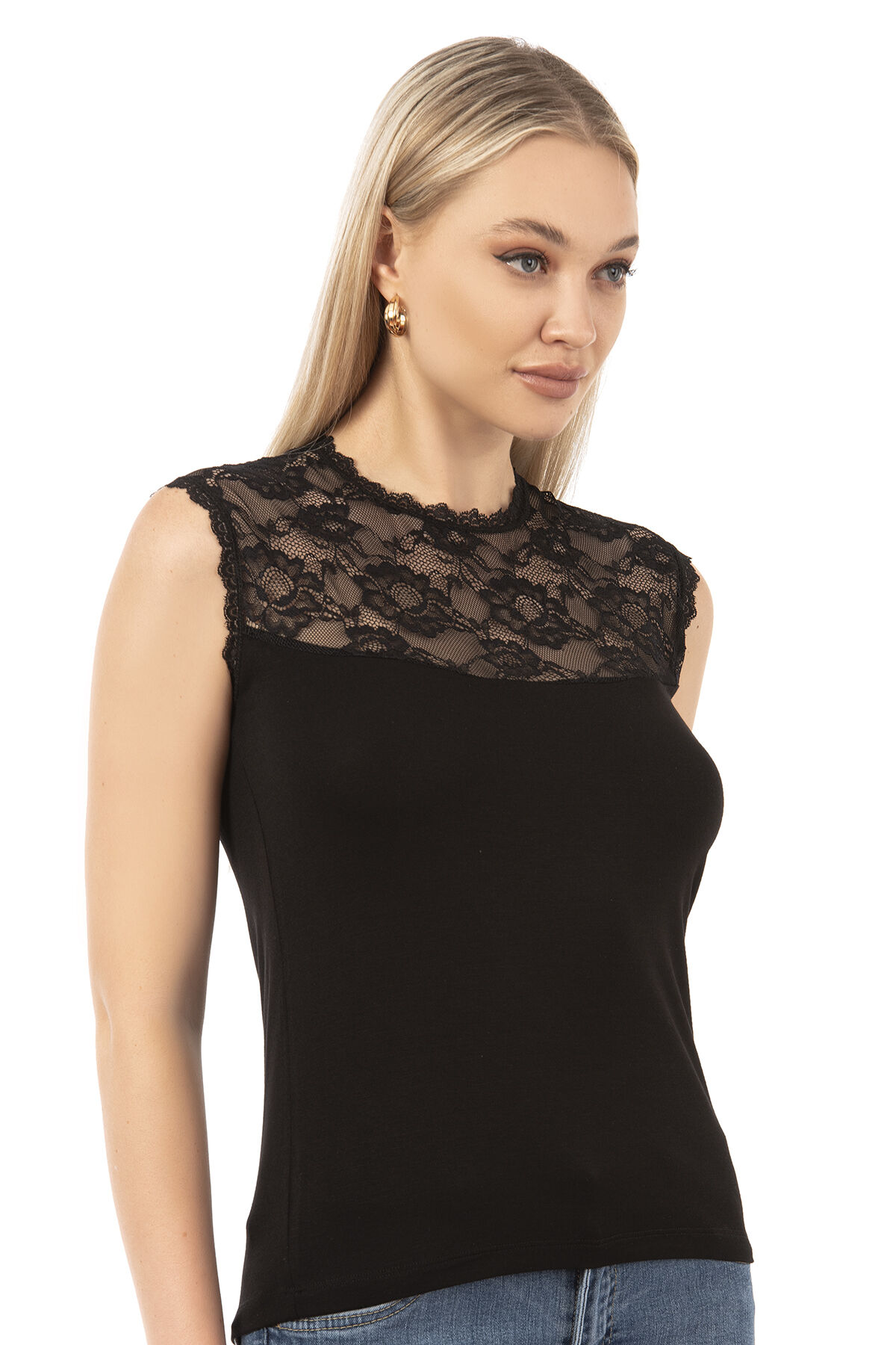 Özkan 7365 Kadın Premium Yumuşak Rahat Kumaş Viskon Dantel Detaylı Sıfır Kol Örme Bluz