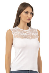 Özkan 7365 Kadın Premium Yumuşak Rahat Kumaş Viskon Dantel Detaylı Sıfır Kol Örme Bluz - Thumbnail