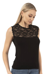 Özkan 7365 Kadın Premium Yumuşak Rahat Kumaş Viskon Dantel Detaylı Sıfır Kol Örme Bluz - Thumbnail