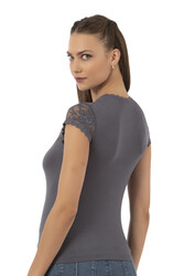 Özkan 7371 Kadın Premium Yumuşak Rahat Kumaş Viskon Dantel Detaylı Kısa Kollu Örme Bluz - Thumbnail