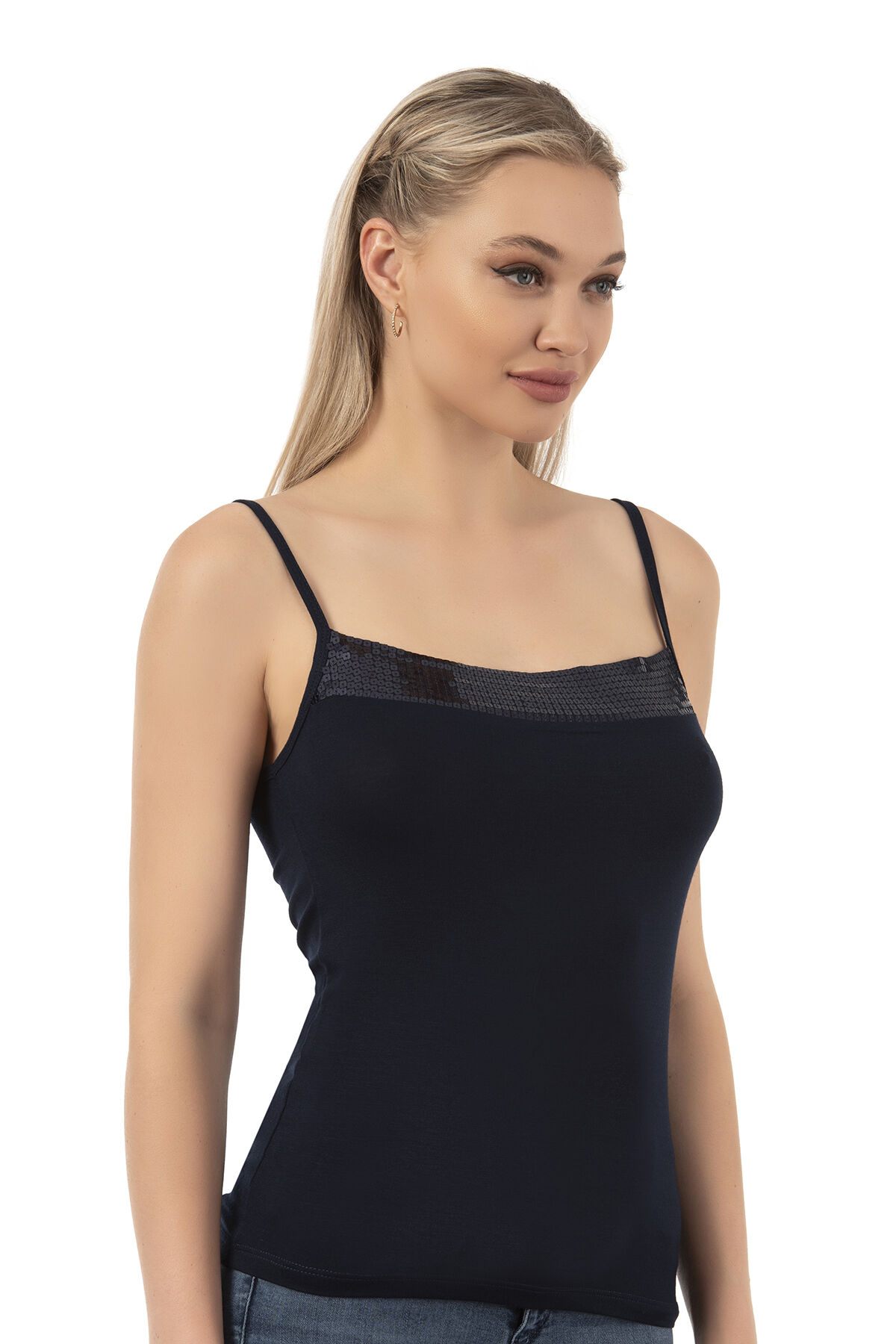 Özkan 2102 Kadın Viskon Kumaş Esnek Rahat İp Askılı Yakası Pul Detaylı Atlet