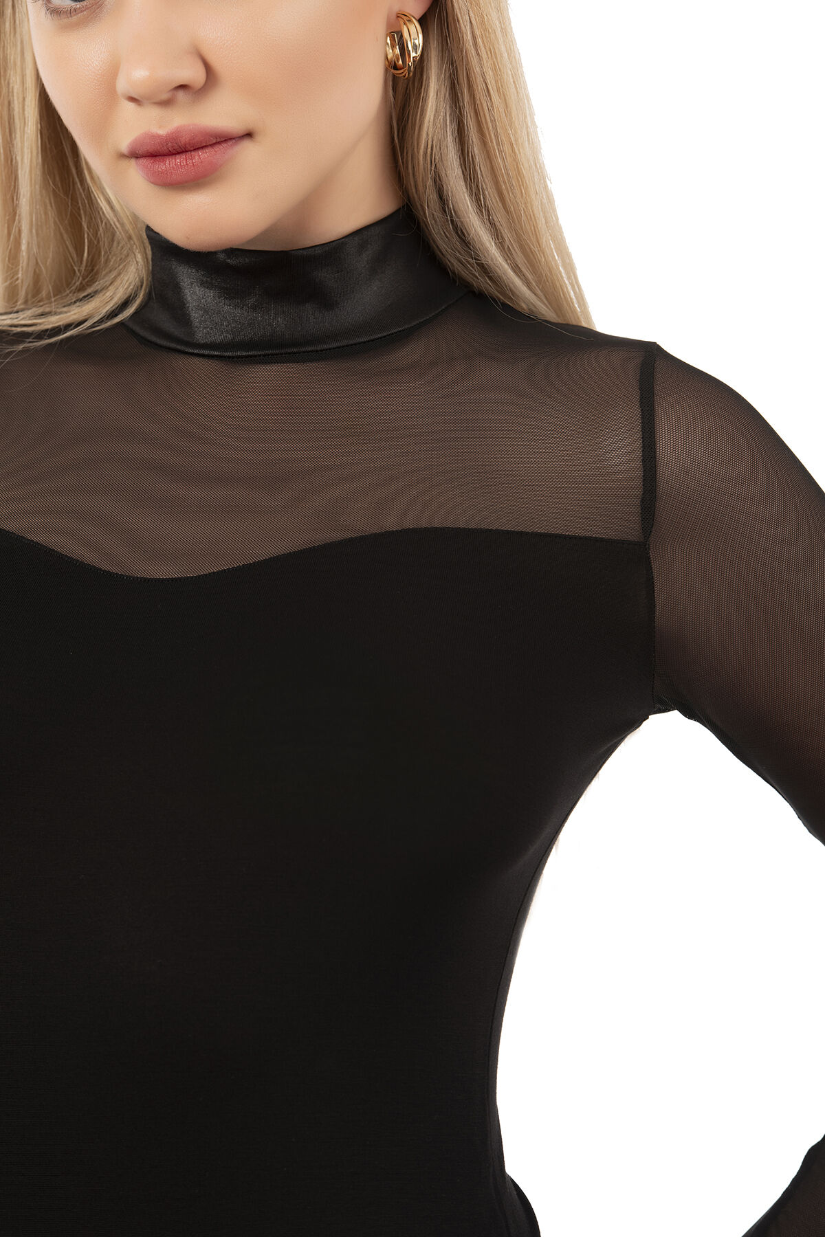 Özkan 20577 Kadın Viskon Yarım Balıkçı Yaka Tül Detaylı Esnek Rahat Uzun Kollu Kancalı Çıtçıtlı Body